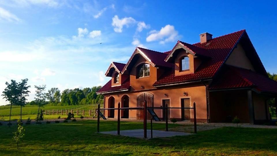 Pensjonat Enklawa Trzebnica Exteriér fotografie