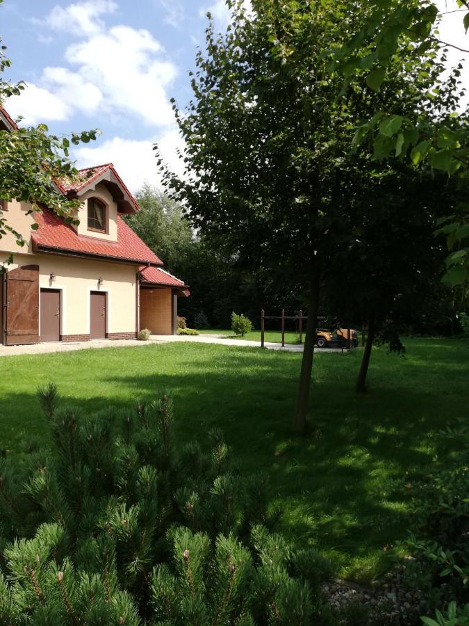 Pensjonat Enklawa Trzebnica Exteriér fotografie
